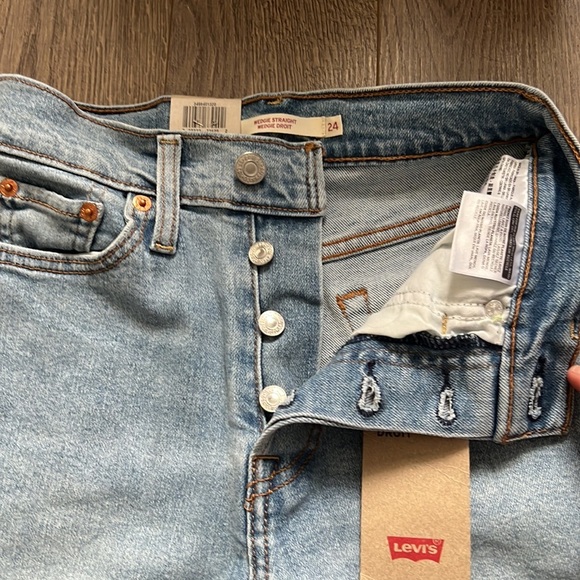NWT Levi’s high rise wedgie straight jeans - Picture 3 of 3